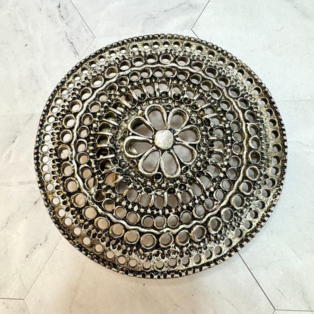 Womens Round Belt Buckle Silver Tone Bohemian Floral Shield Filigree 3.25" EUC